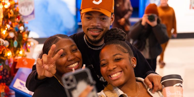Chance the Rapper Lights Up MSI’s Grand Tree, Announces Date of 5th Annual “A Night at the Museum”